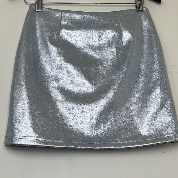 Forever 21 Silver Sparkly Spandex Metallic Mini Skirt, Medium - Picture 9 of 12